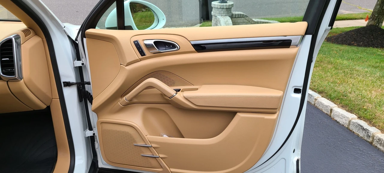 2016 Porsche 958 Cayenne Diesel - Image 25 of 31