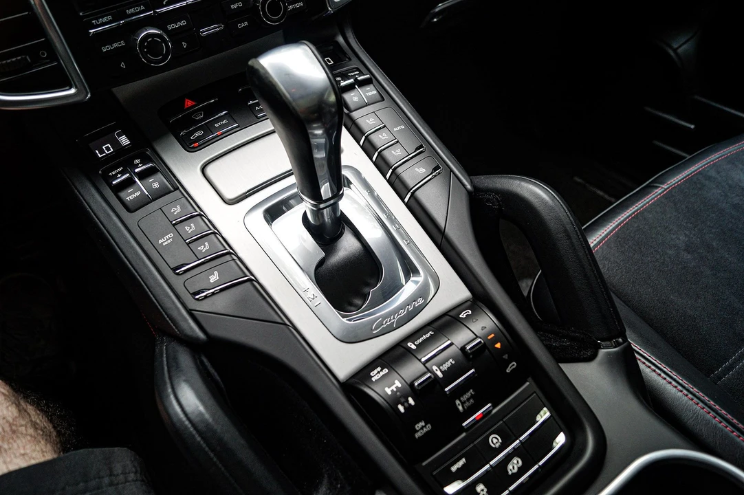 2016 Porsche 958 Cayenne GTS - Image 7 of 17