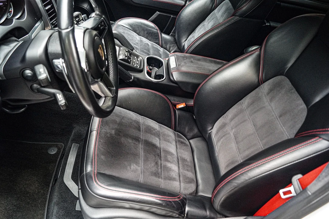 2016 Porsche 958 Cayenne GTS - Image 12 of 17