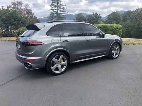 2016 Porsche Cayenne GTS