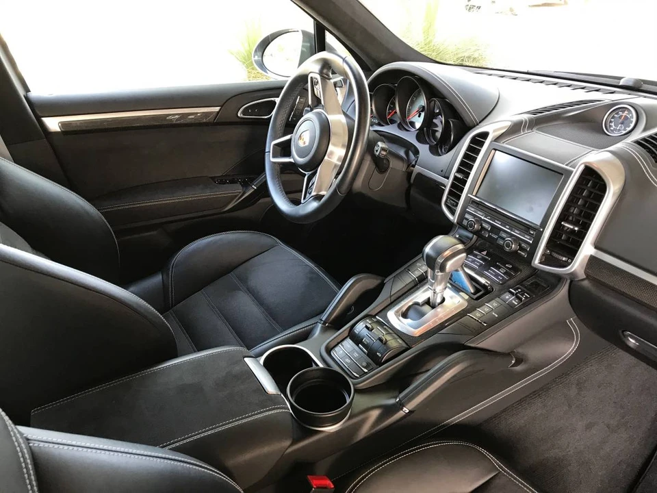2016 Porsche 958 Cayenne GTS - Image 6 of 9