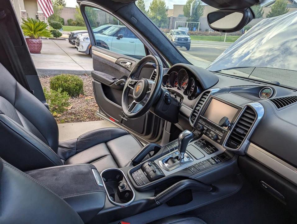 2016 Porsche 958 Cayenne GTS - Image 12 of 20