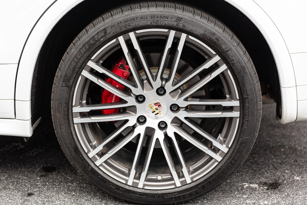 2016 Porsche 958 Cayenne GTS - Image 10 of 21