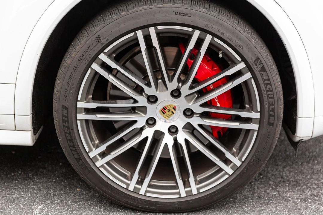 2016 Porsche 958 Cayenne GTS - Image 8 of 21