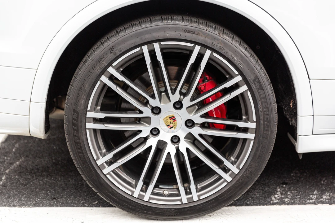 2016 Porsche 958 Cayenne GTS - Image 9 of 21