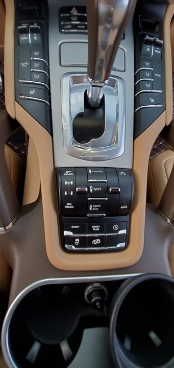 2016 Porsche 958 Cayenne GTS - Image 6 of 11