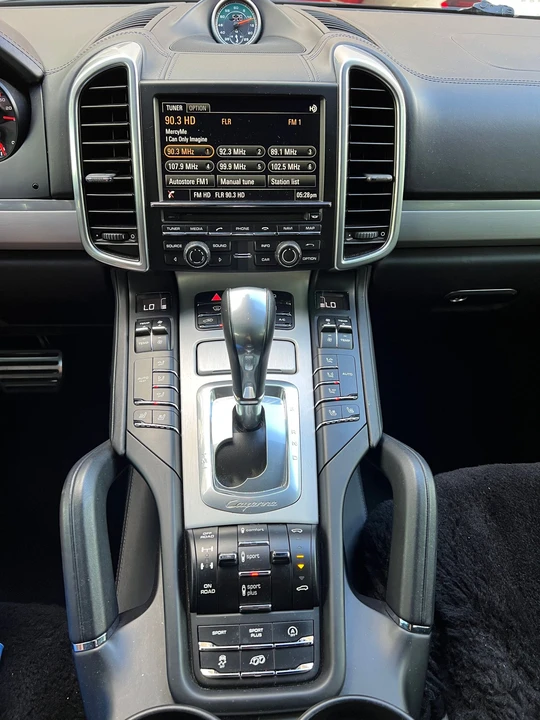 2016 Porsche 958 Cayenne GTS - Image 8 of 10