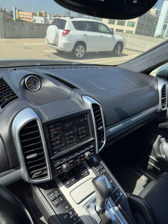 2016 Porsche 958 Cayenne GTS - Image 9 of 12