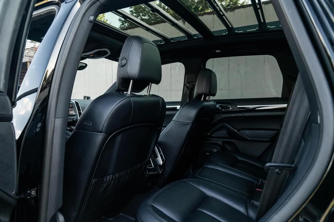 2016 Porsche 958 Cayenne S - Image 10 of 31