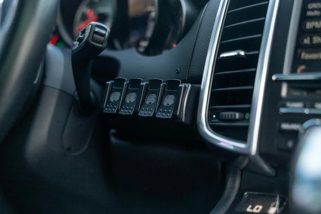 2016 Porsche 958 Cayenne S - Image 8 of 31