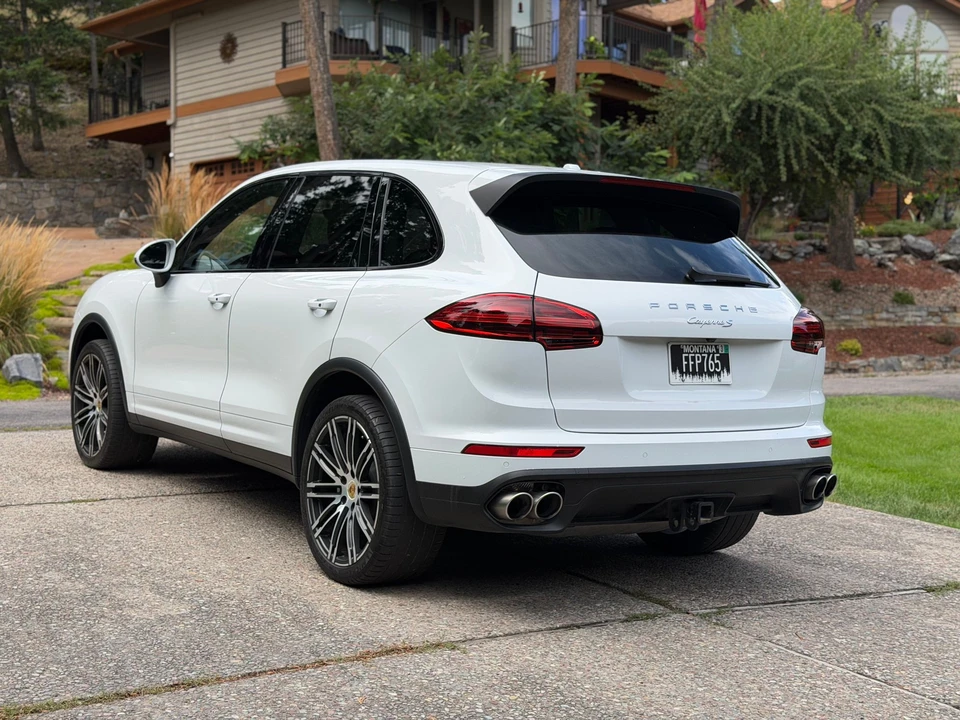 2016 Porsche 958 Cayenne S - Image 4 of 10