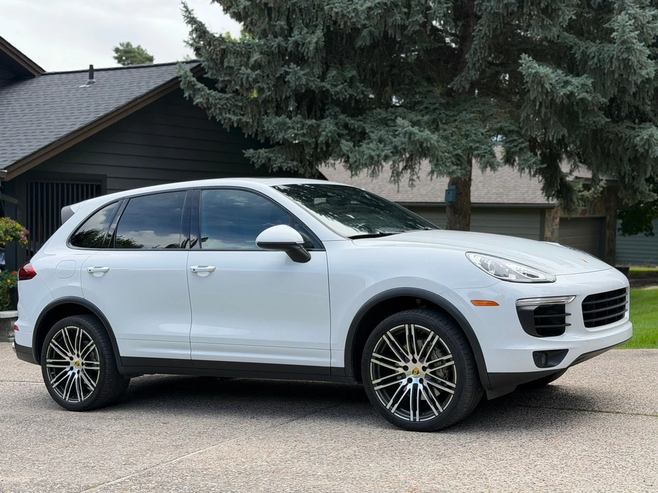 2016 Porsche 958 Cayenne S - Image 5 of 10