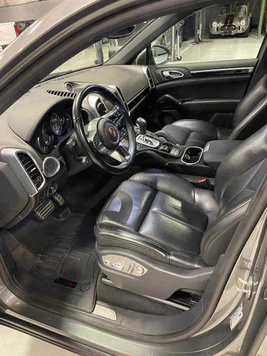 2016 Porsche 958 Cayenne S - Image 4 of 11