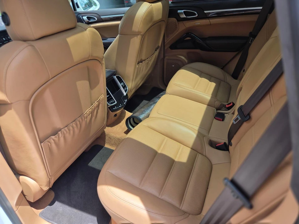 2016 Porsche 958 Cayenne Turbo - Image 10 of 20