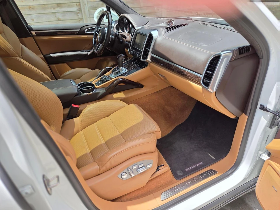 2016 Porsche 958 Cayenne Turbo - Image 14 of 20