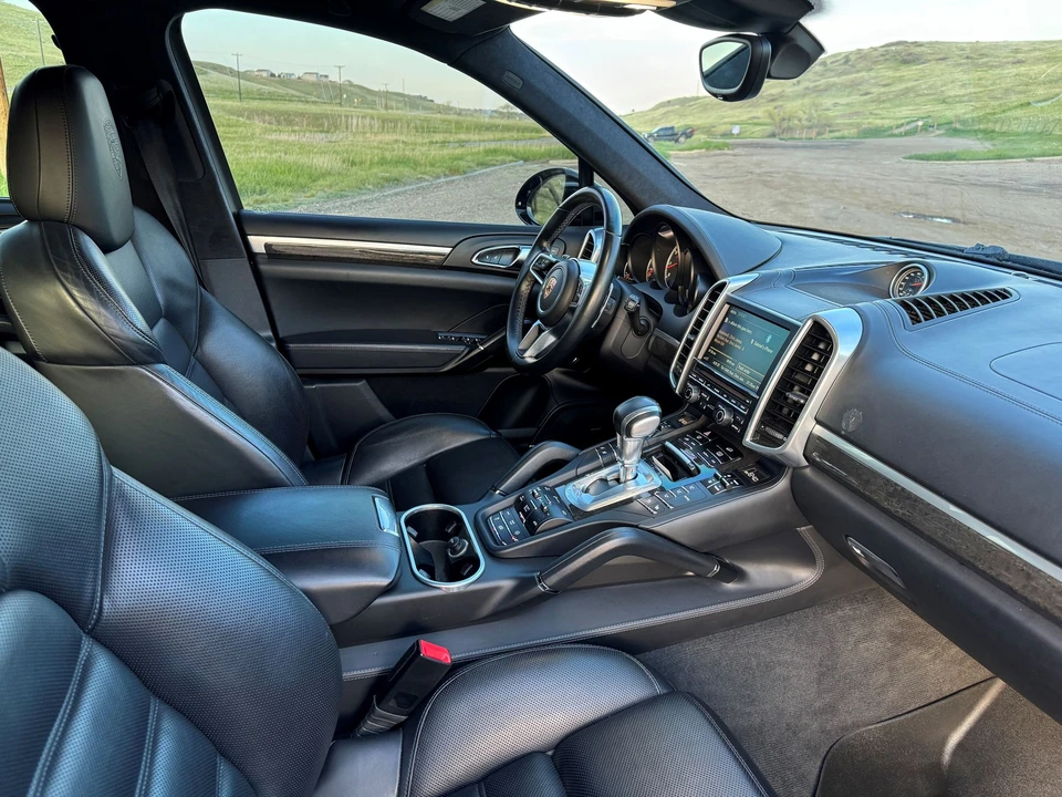 2016 Porsche 958 Cayenne Turbo - Image 9 of 12