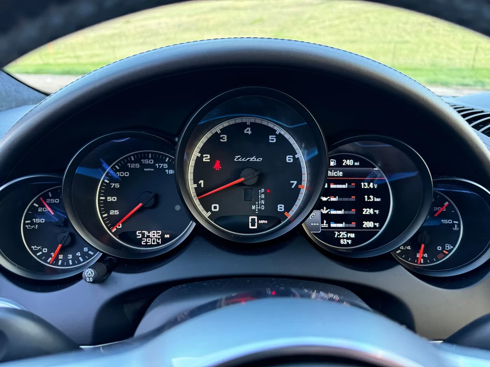 2016 Porsche 958 Cayenne Turbo - Image 11 of 12