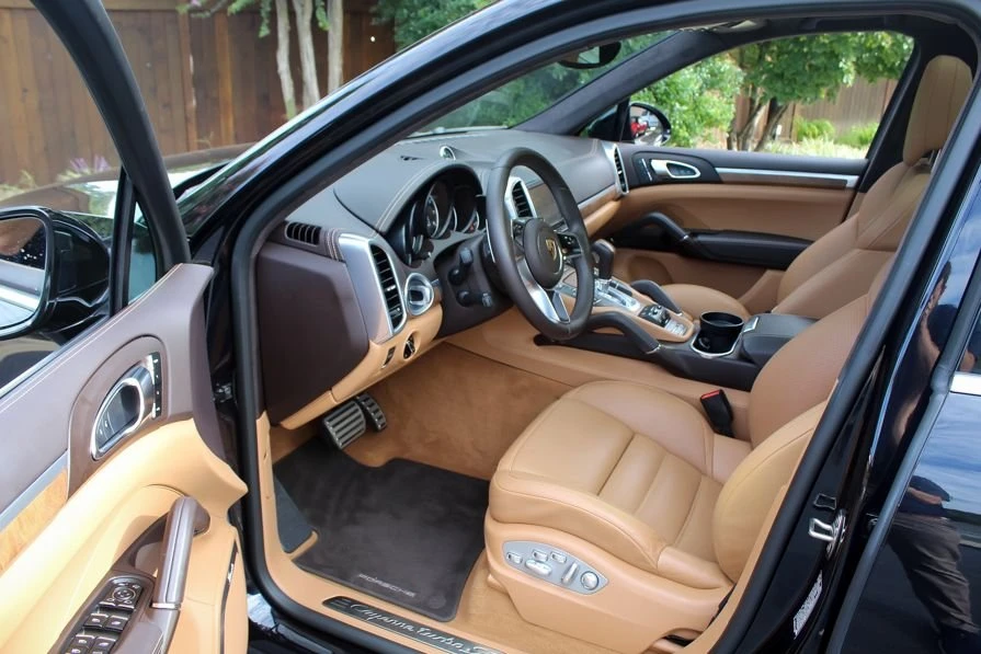 2016 Porsche 958 Cayenne Turbo - Image 9 of 21