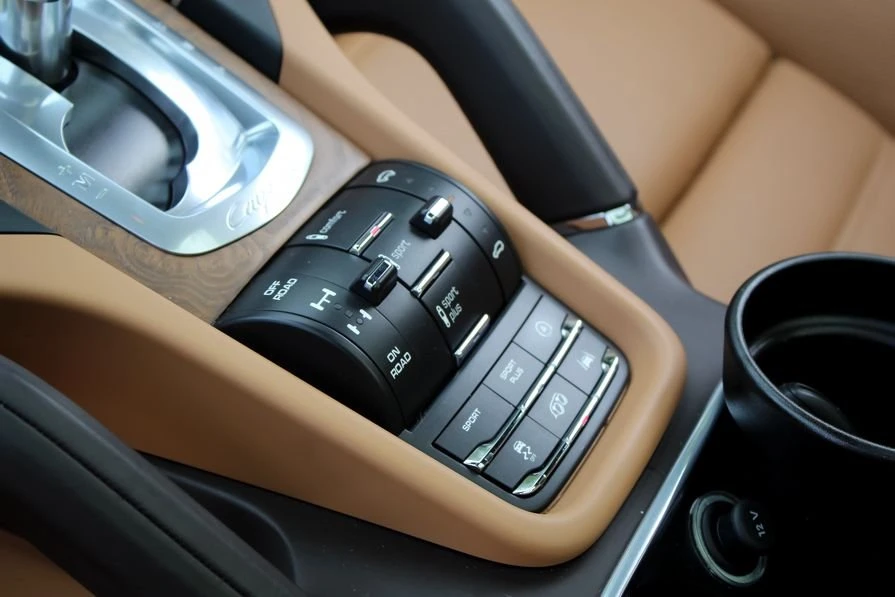 2016 Porsche 958 Cayenne Turbo - Image 16 of 21