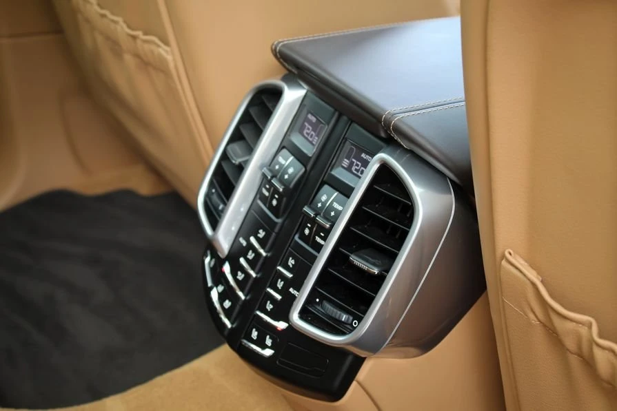 2016 Porsche 958 Cayenne Turbo - Image 18 of 21