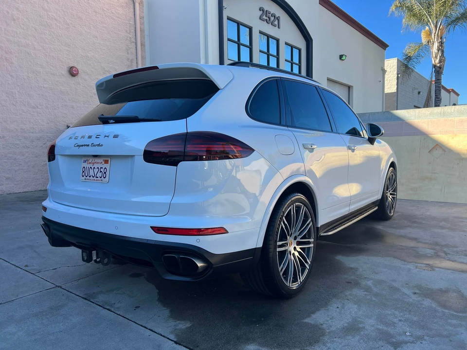 2016 Porsche 958 Cayenne Turbo - Image 5 of 20