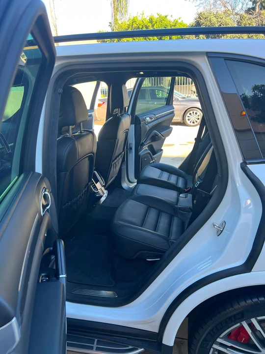 2016 Porsche 958 Cayenne Turbo - Image 9 of 20
