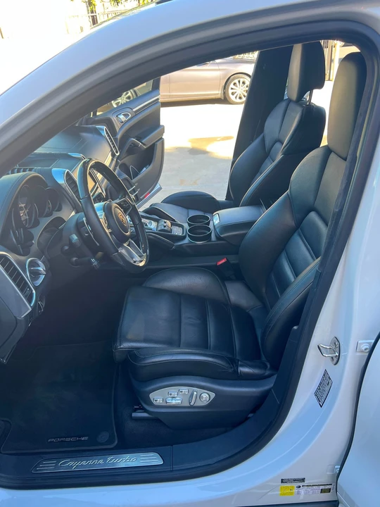 2016 Porsche 958 Cayenne Turbo - Image 10 of 20