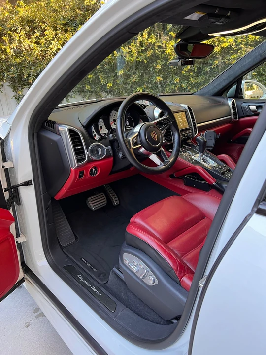 2016 Porsche 958 Cayenne Turbo - Image 4 of 8
