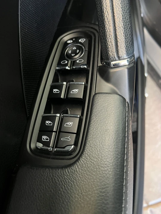 2016 Porsche 958 Cayenne - Image 16 of 19