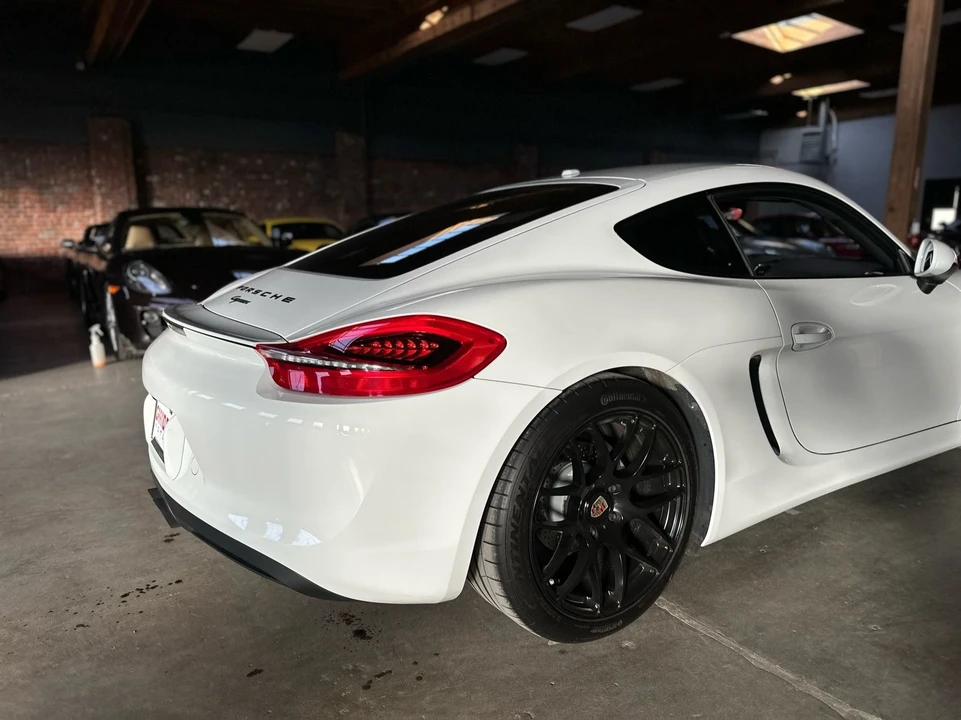 2016 Porsche 981 Cayman - Image 15 of 30