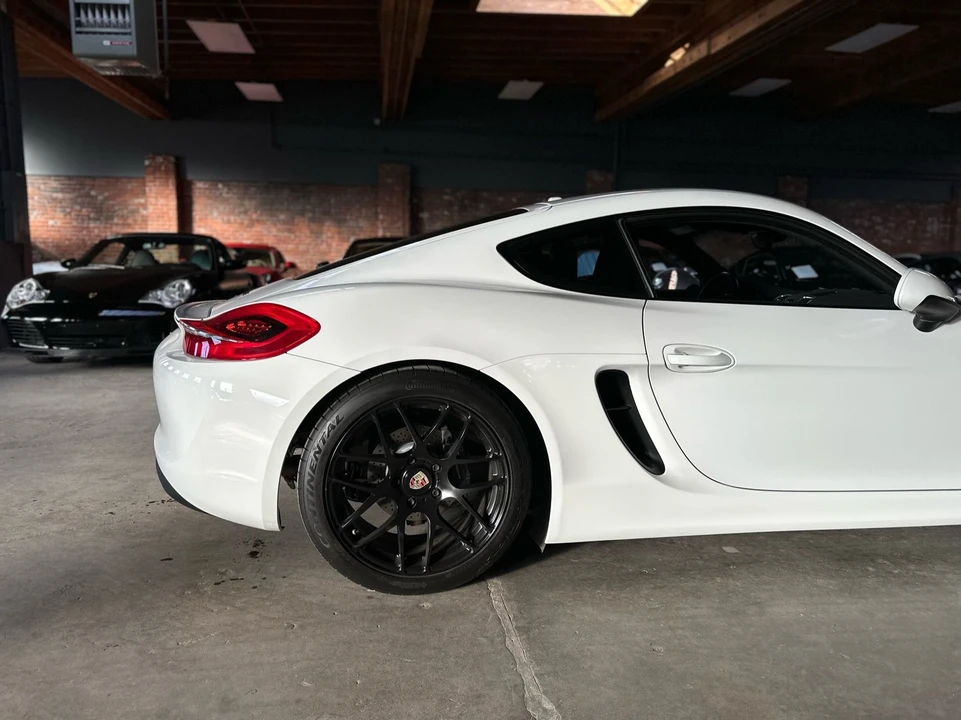 2016 Porsche 981 Cayman - Image 18 of 30