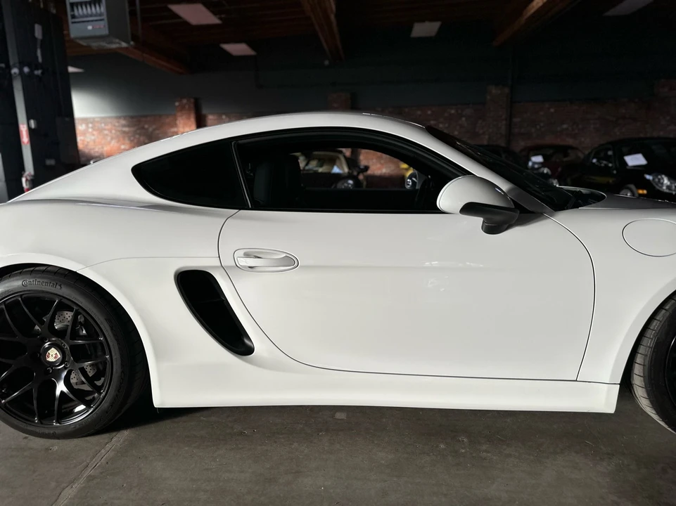 2016 Porsche 981 Cayman - Image 21 of 30