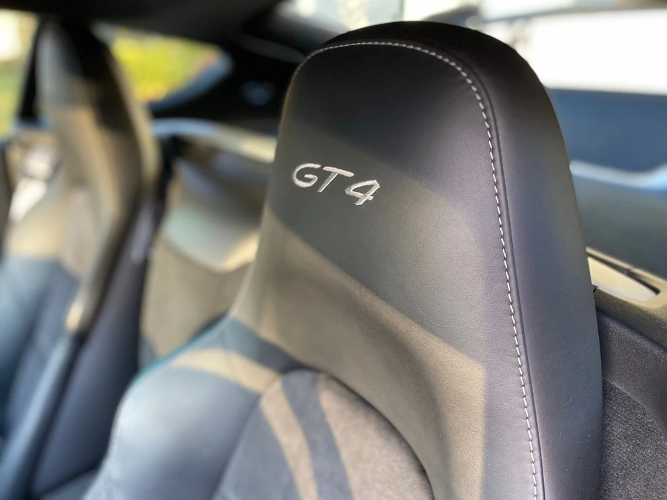 2016 Porsche 981 Cayman GT4 - Image 9 of 15