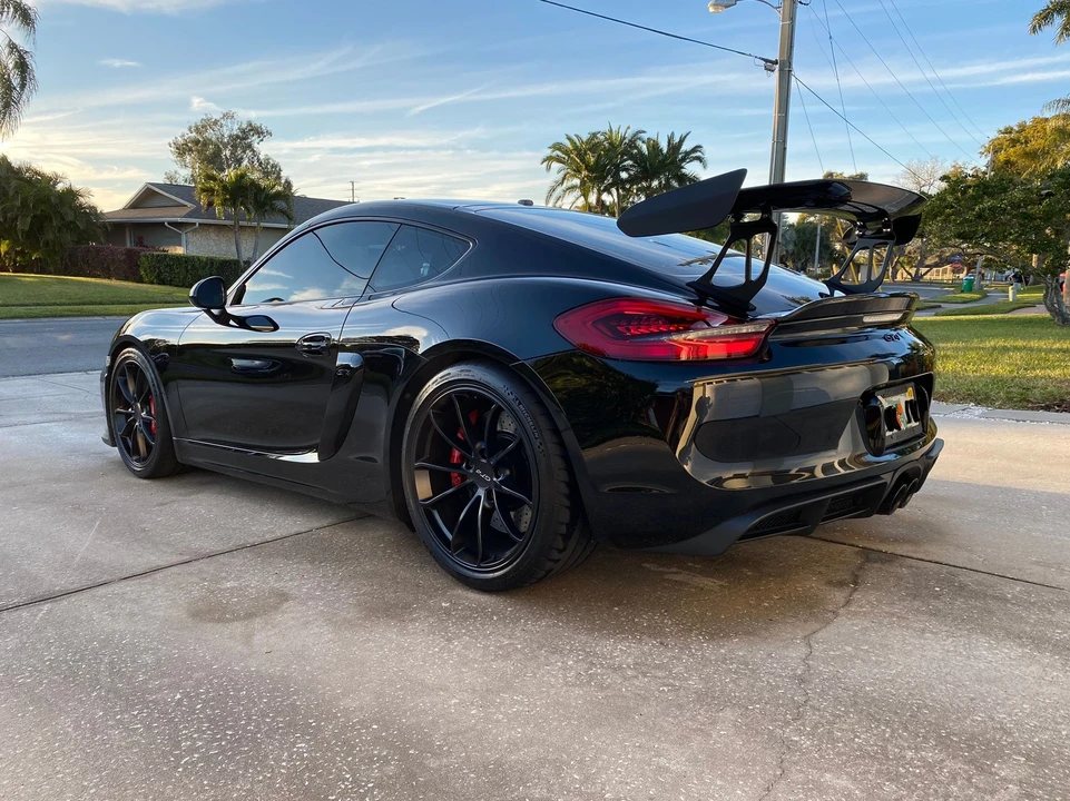 2016 Porsche 981 Cayman GT4 - Image 2 of 15