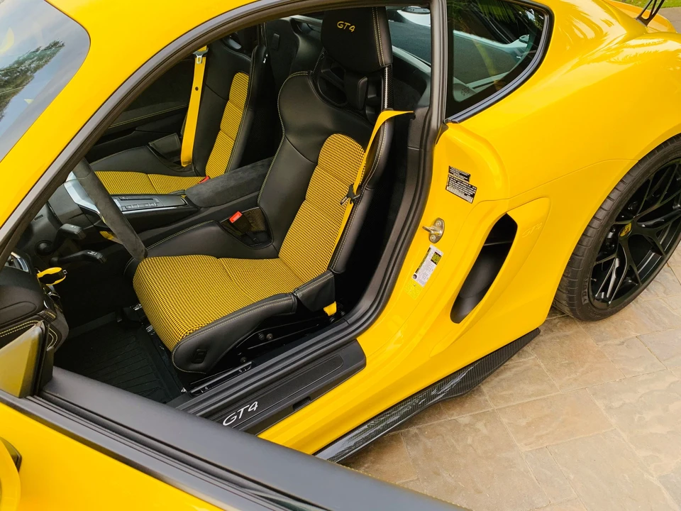 2016 Porsche 981 Cayman GT4 - Image 28 of 31