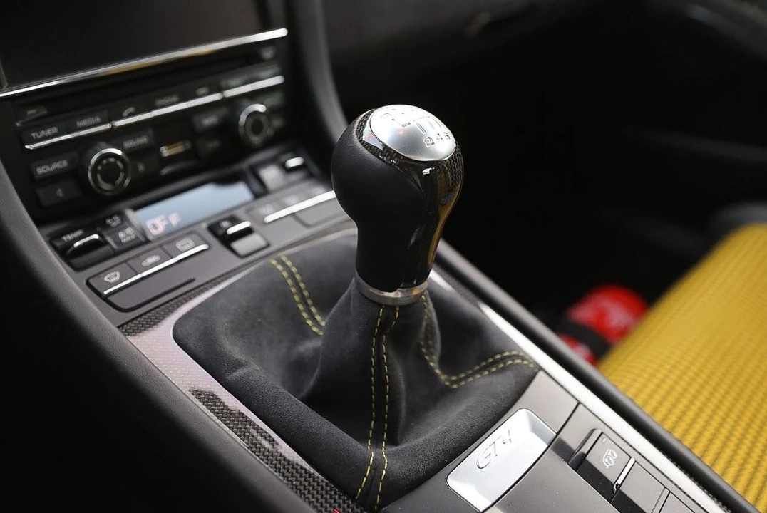 2016 Porsche 981 Cayman GT4 - Image 10 of 31