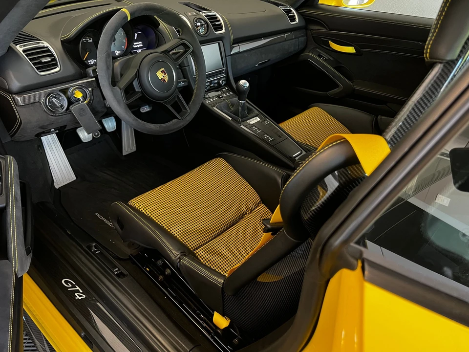 2016 Porsche 981 Cayman GT4 - Image 6 of 31