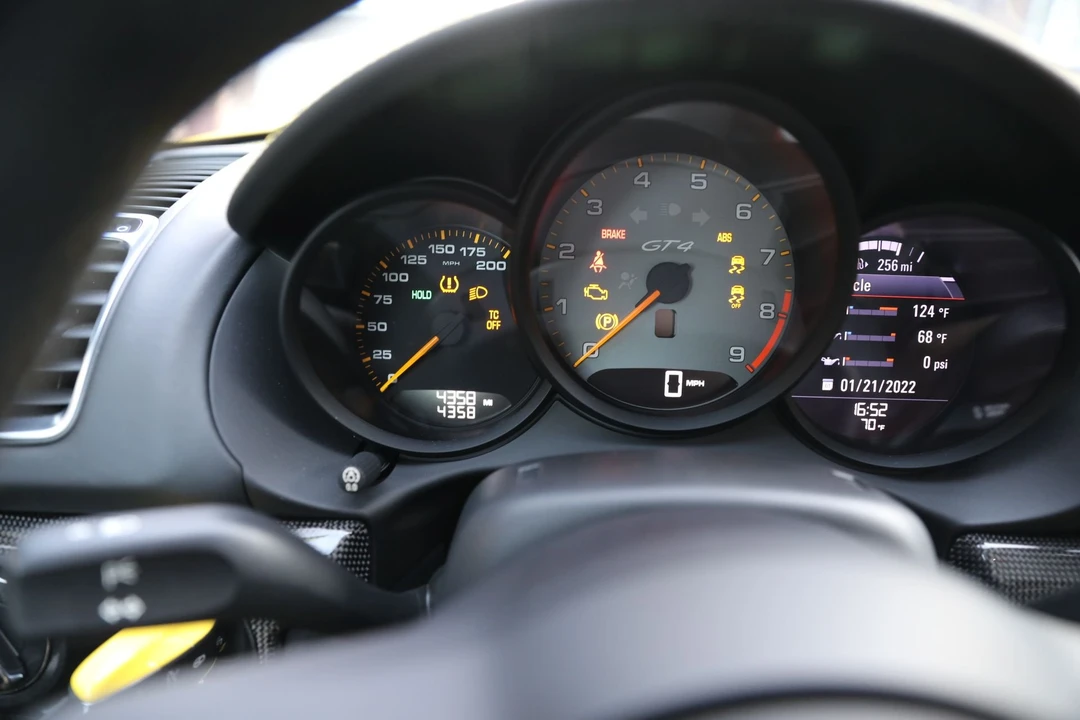 2016 Porsche 981 Cayman GT4 - Image 17 of 31