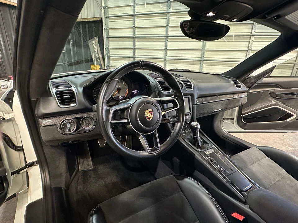 2016 Porsche 981 Cayman GT4 - Image 17 of 27