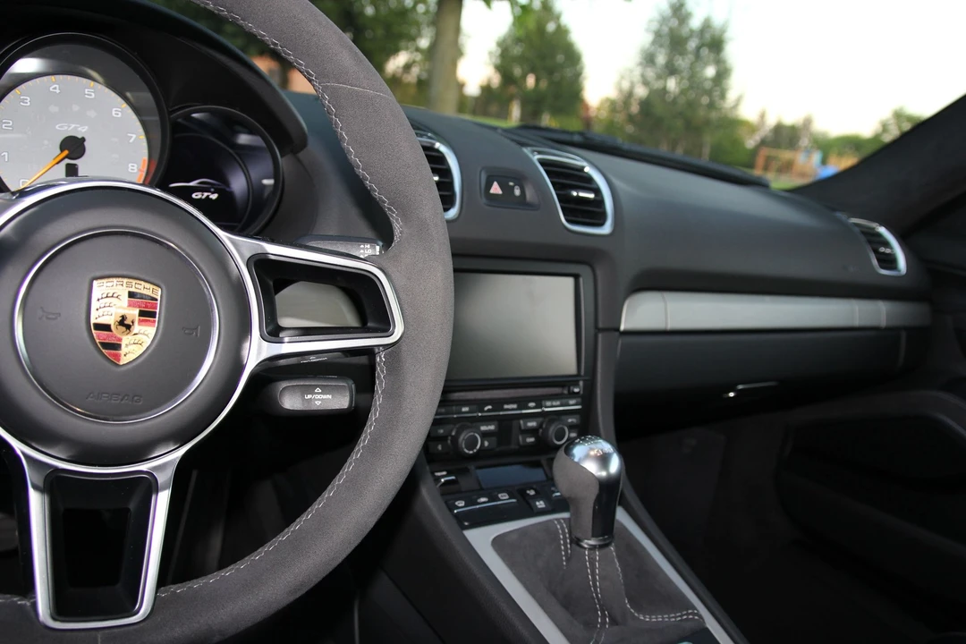 2016 Porsche 981 Cayman GT4 - Image 12 of 20