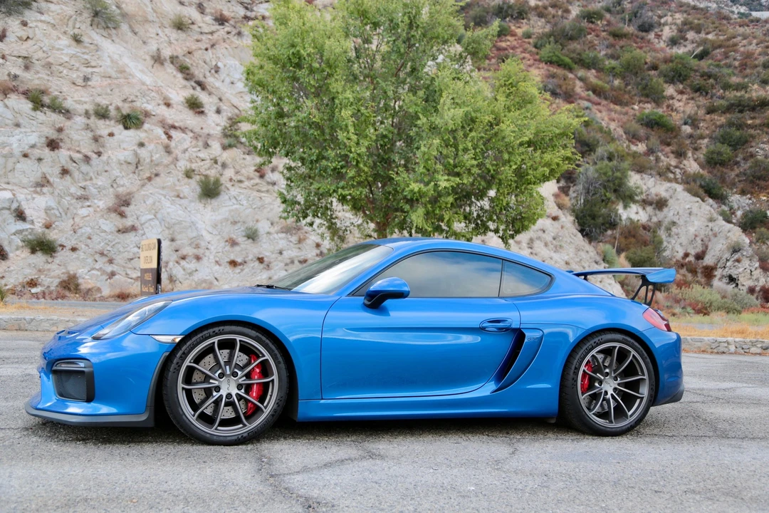 2016 Porsche 981 Cayman GT4 - Image 2 of 17