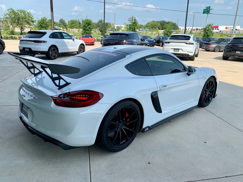 2016 Porsche 981 Cayman GT4 - Image 9 of 13