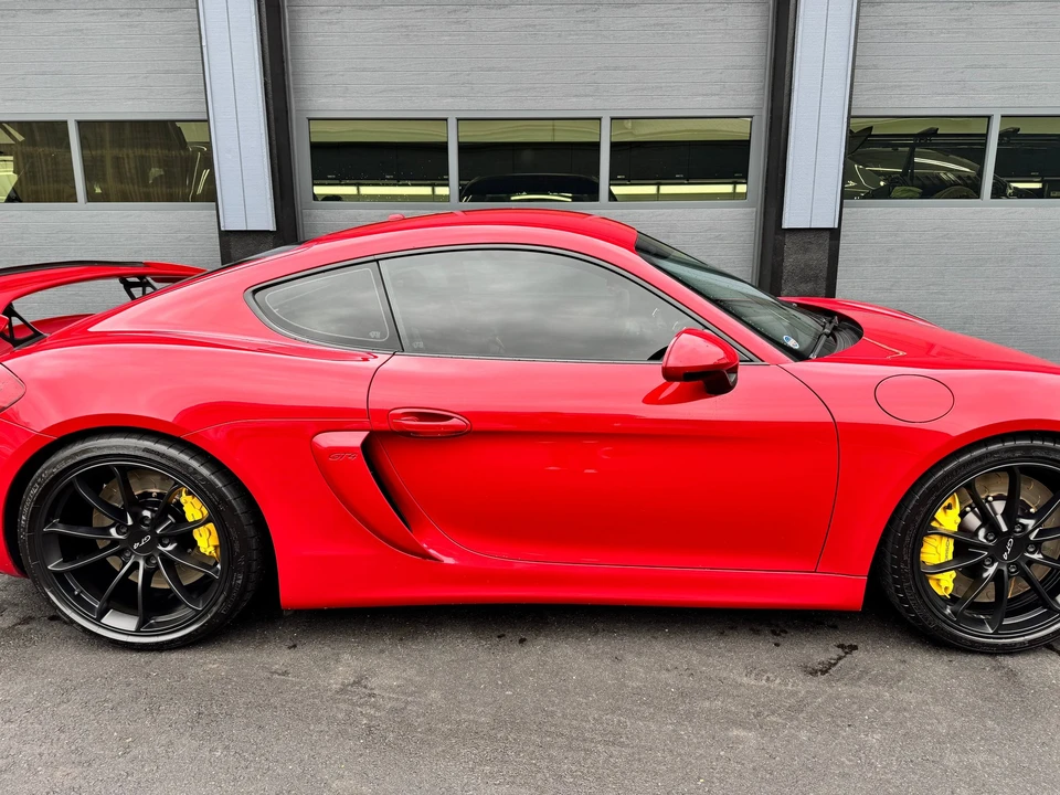 2016 Porsche 981 Cayman GT4 - Image 15 of 31