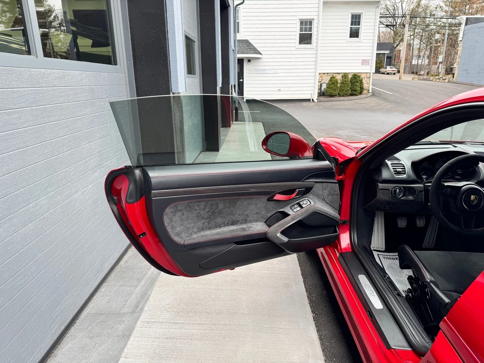 2016 Porsche 981 Cayman GT4 - Image 28 of 31