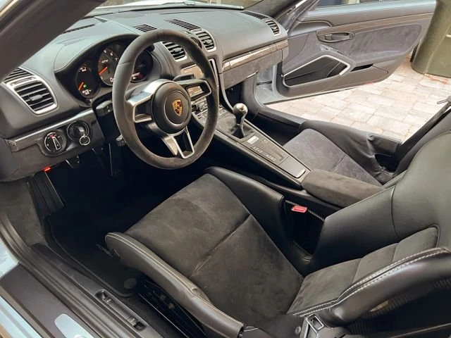 2016 Porsche 981 Cayman GT4 - Image 15 of 16
