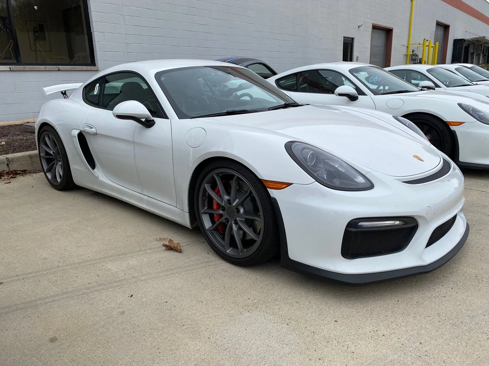 2016 Porsche 981 Cayman GT4 - Image 15 of 18