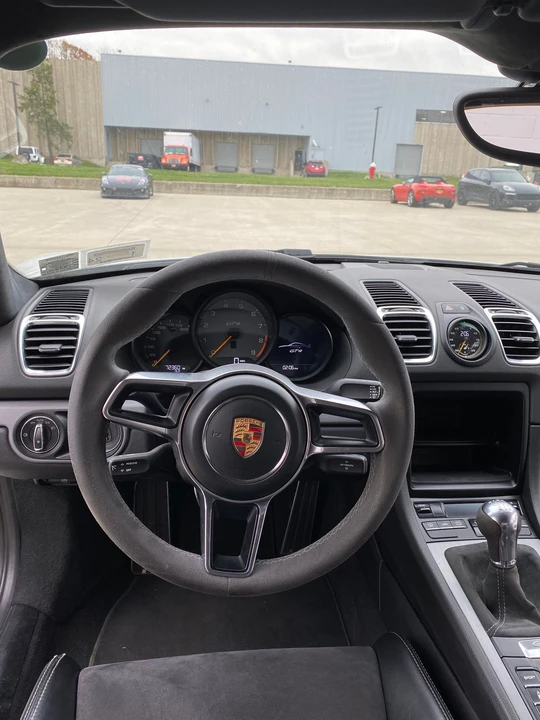 2016 Porsche 981 Cayman GT4 - Image 7 of 18