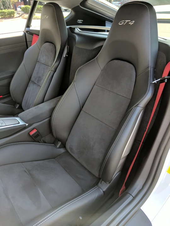 2016 Porsche 981 Cayman GT4 - Image 8 of 10