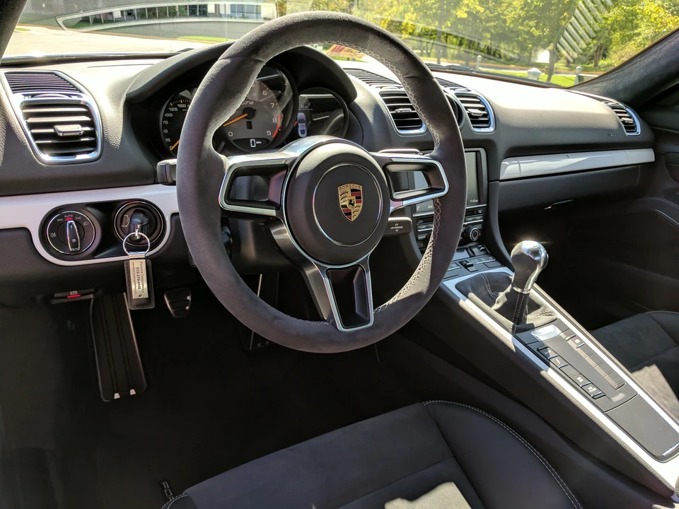 2016 Porsche 981 Cayman GT4 - Image 7 of 10