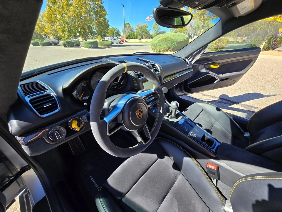 2016 Porsche 981 Cayman GT4 - Image 14 of 31